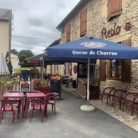 La Taverne Du Boucher Sarlande 外观 照片